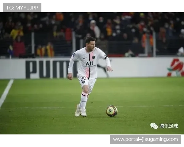 朗斯迎战巴黎FC首次法甲交锋战术博弈成焦点