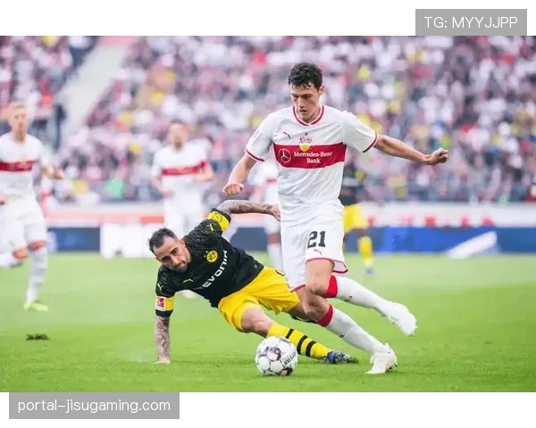 斯图加特1-1战平云达不莱梅，后者仅领先降级区3分